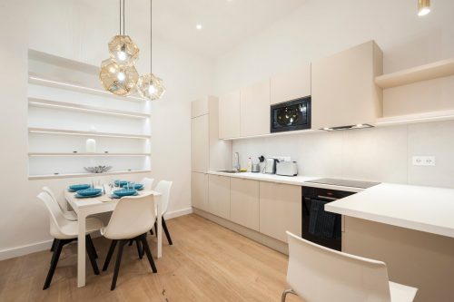 11-airbnb-s-lakas-VI-kerület-1900x1264